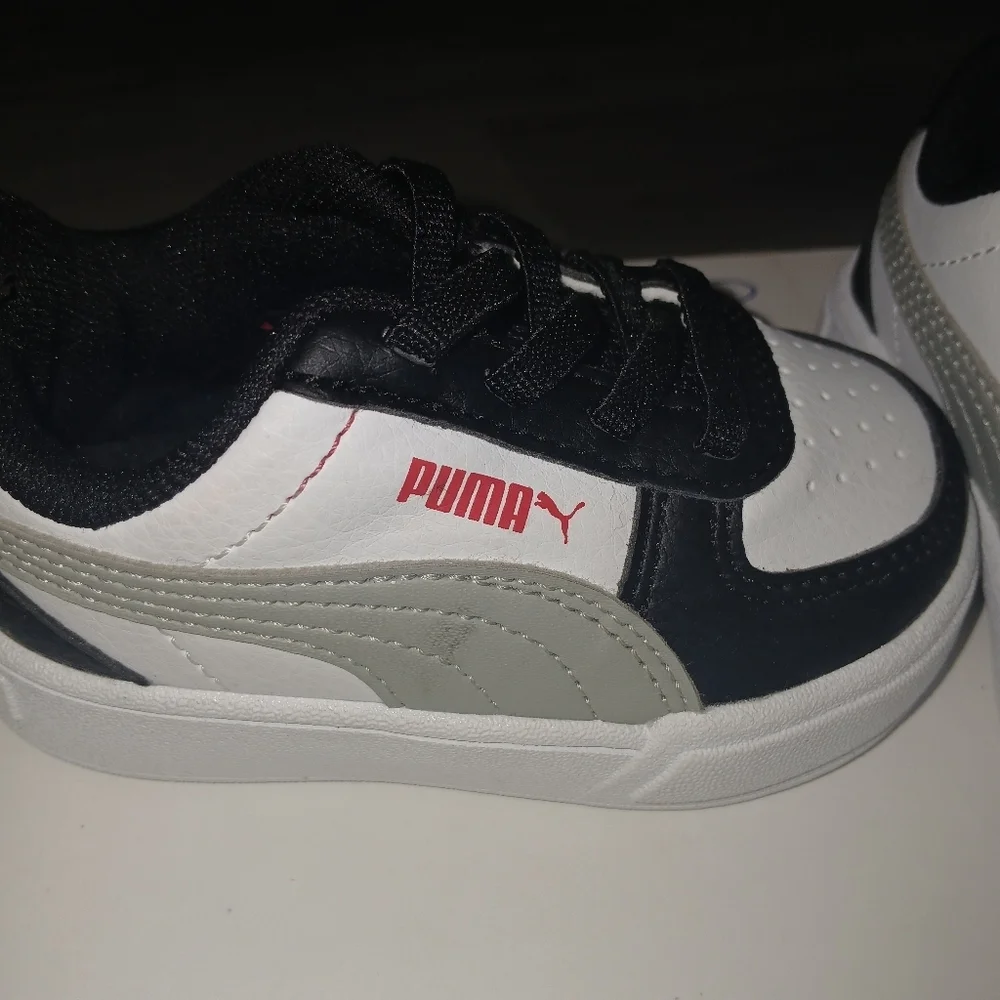Puma Black and White Kids  Shoes SIZE 4